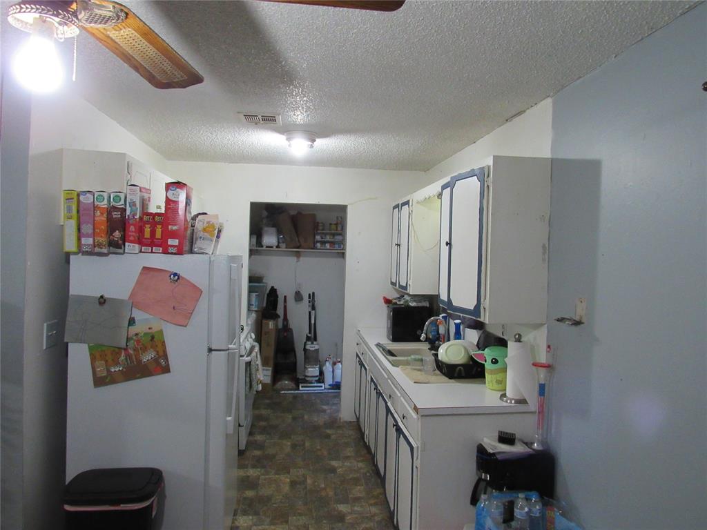 625 E Main Property Photo 4