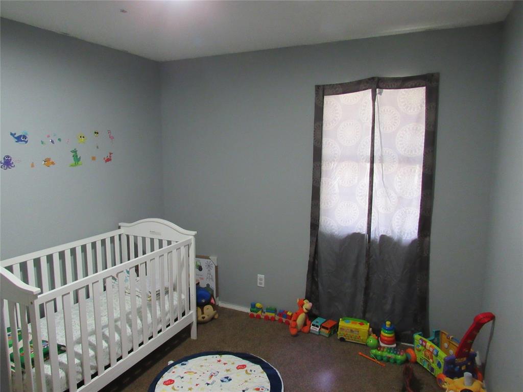 625 E Main Property Photo 5