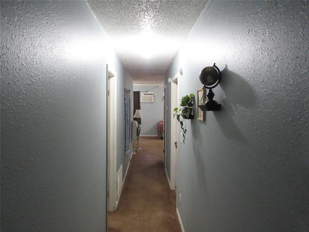 625 E Main Property Photo 7