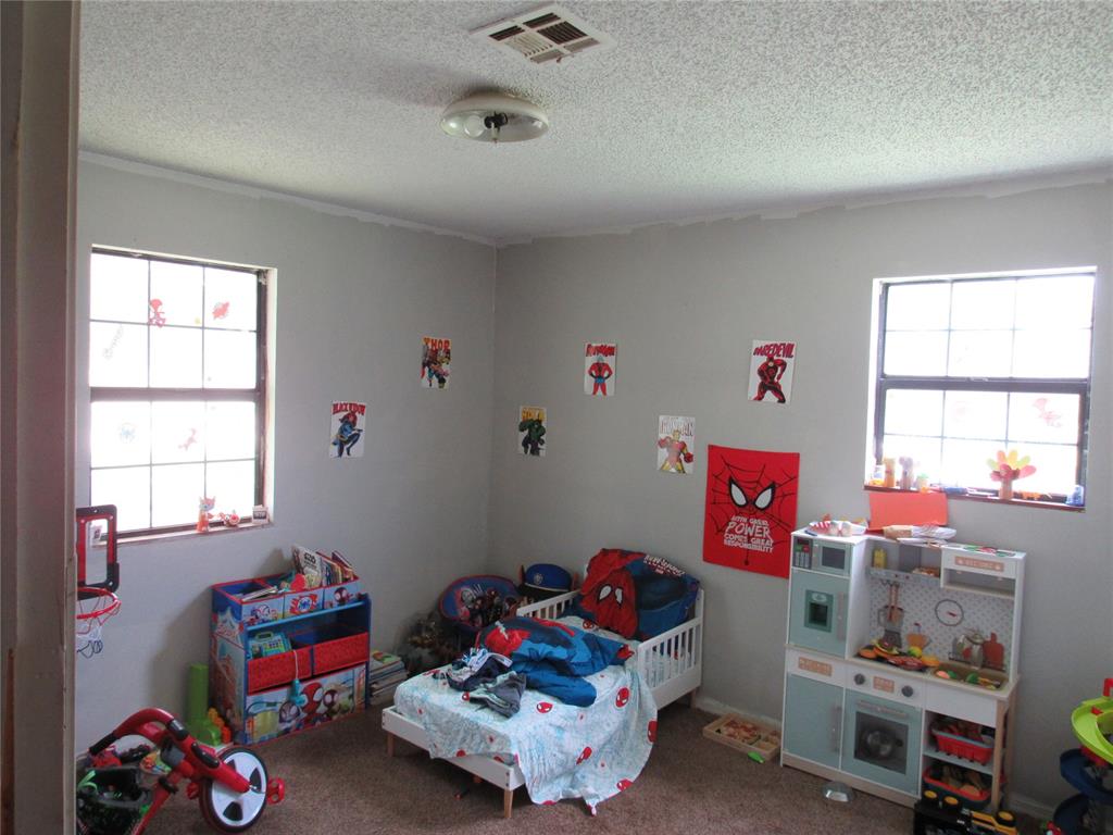 625 E Main Property Photo 10