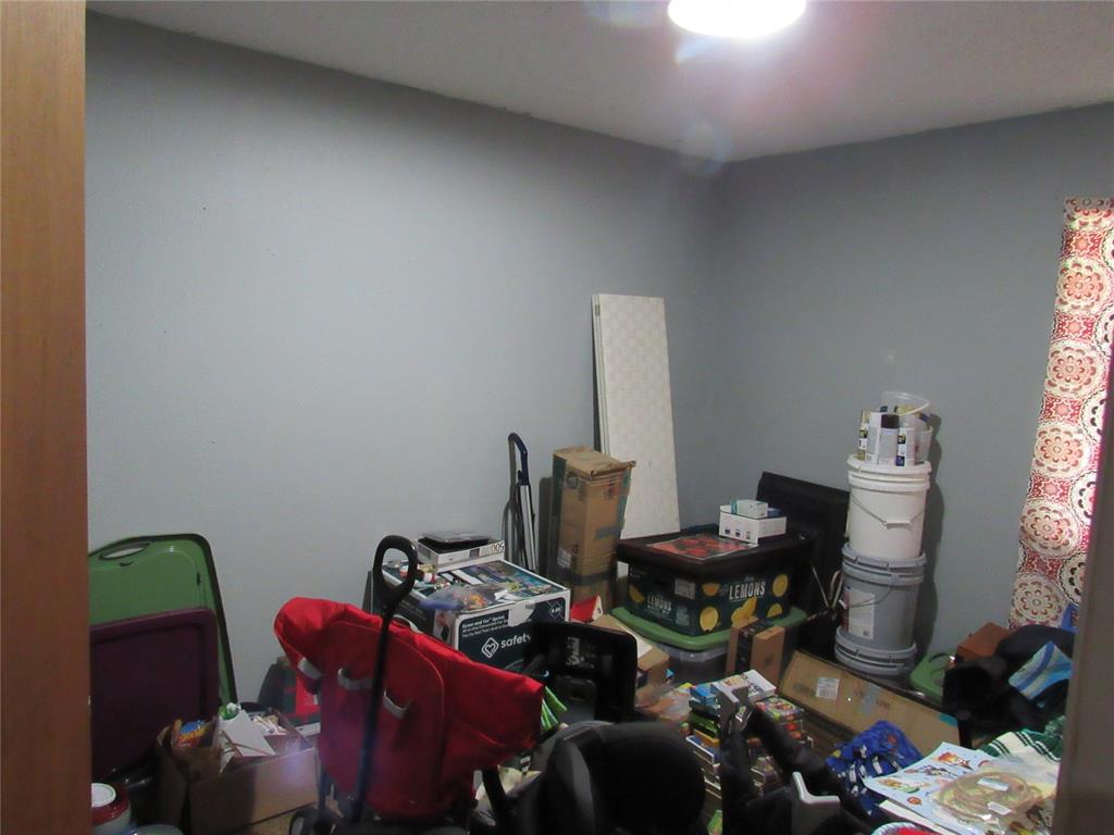 625 E Main Property Photo 11