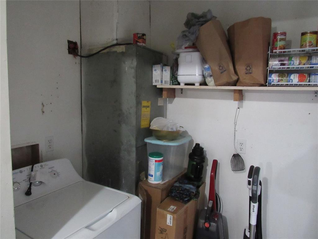625 E Main Property Photo 12