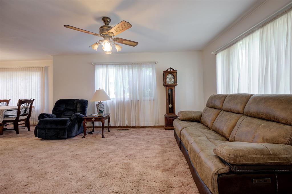 1323 W Noble Avenue Property Photo 7