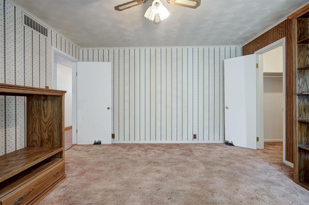1323 W Noble Avenue Property Photo 15