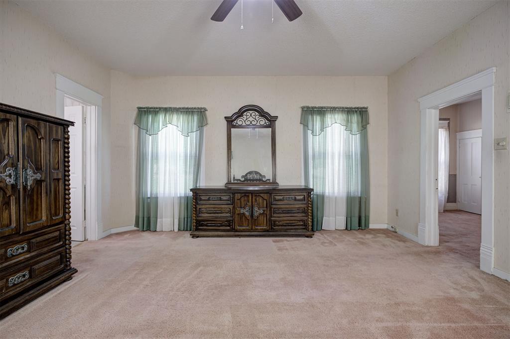 1323 W Noble Avenue Property Photo 29