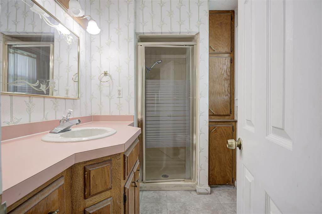1323 W Noble Avenue Property Photo 30