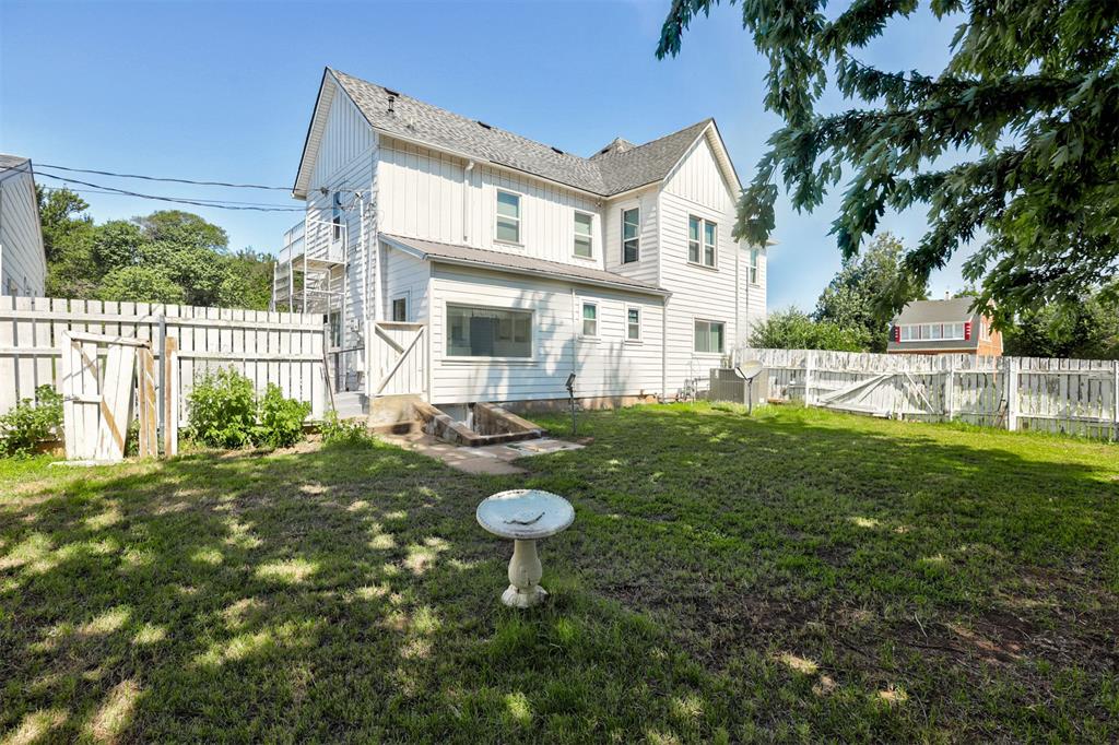 1323 W Noble Avenue Property Photo 39
