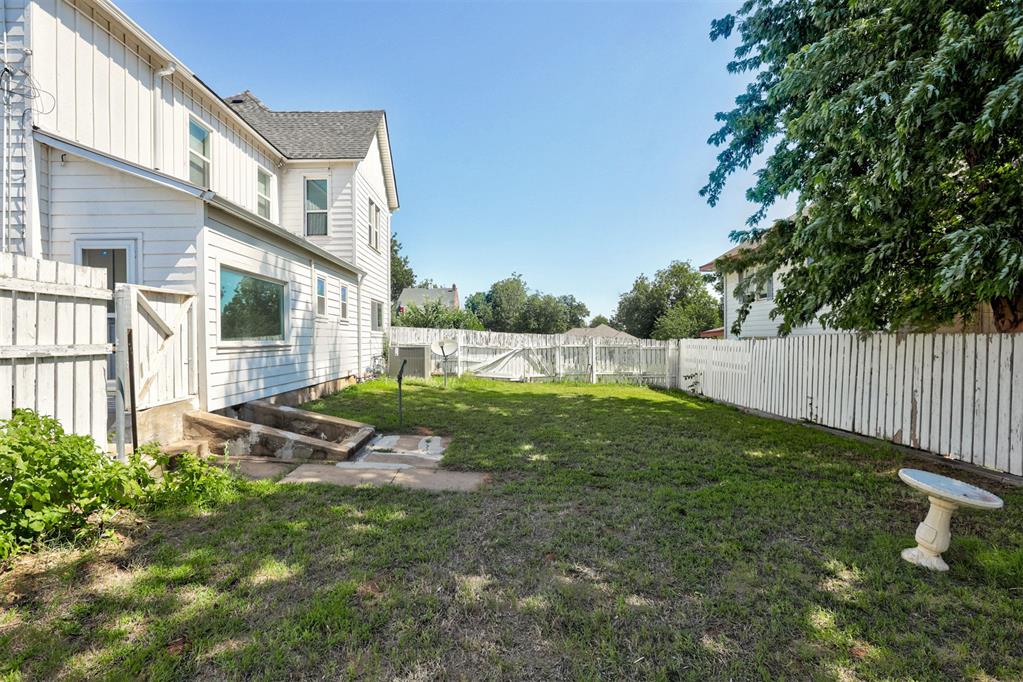 1323 W Noble Avenue Property Photo 40