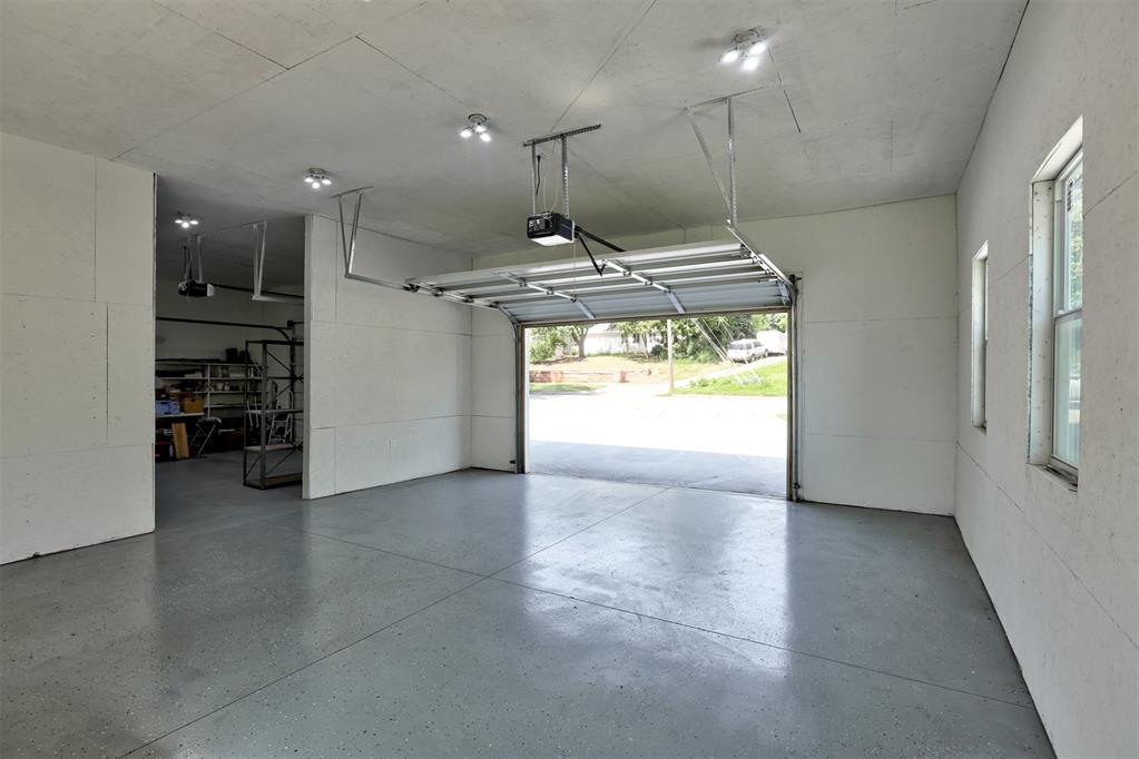 1323 W Noble Avenue Property Photo 43