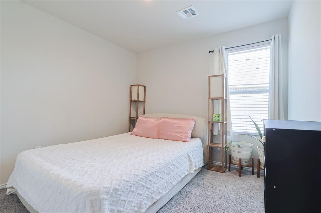 9812 Saddle Drive Property Photo 10