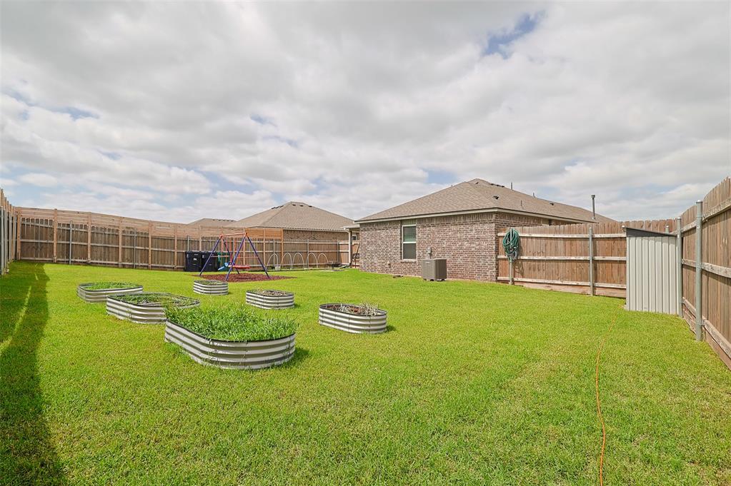 9812 Saddle Drive Property Photo 20