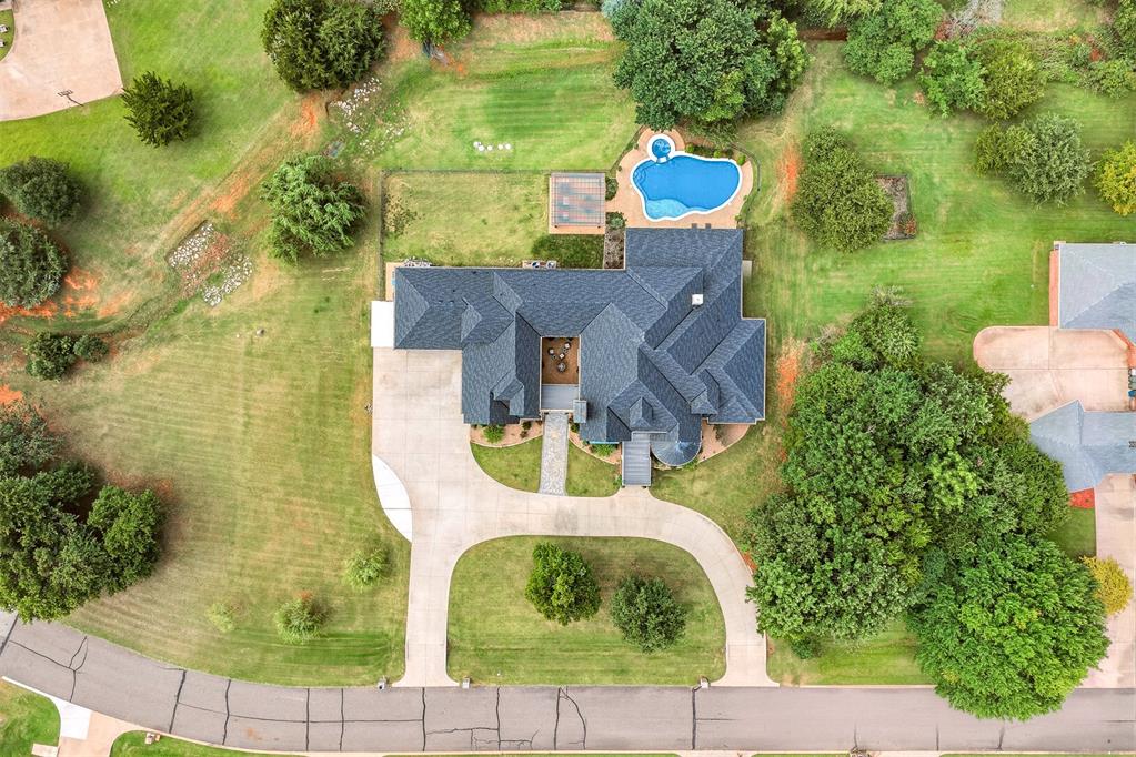 2808 Perth Drive Property Photo 4