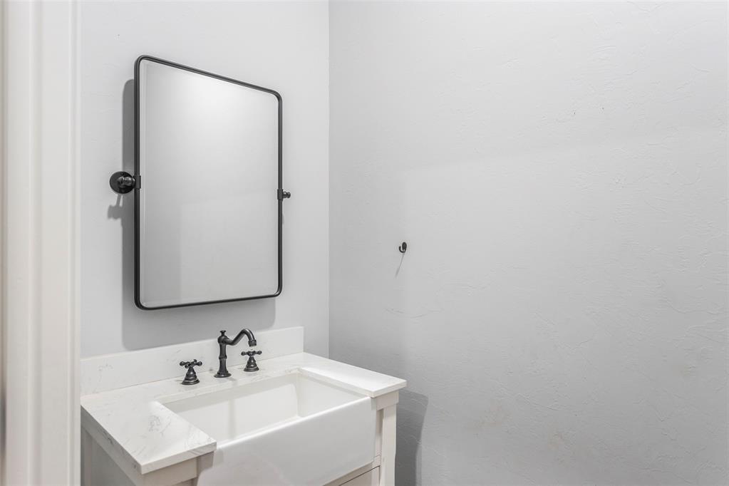 14001 Kelly Drive Property Photo 33