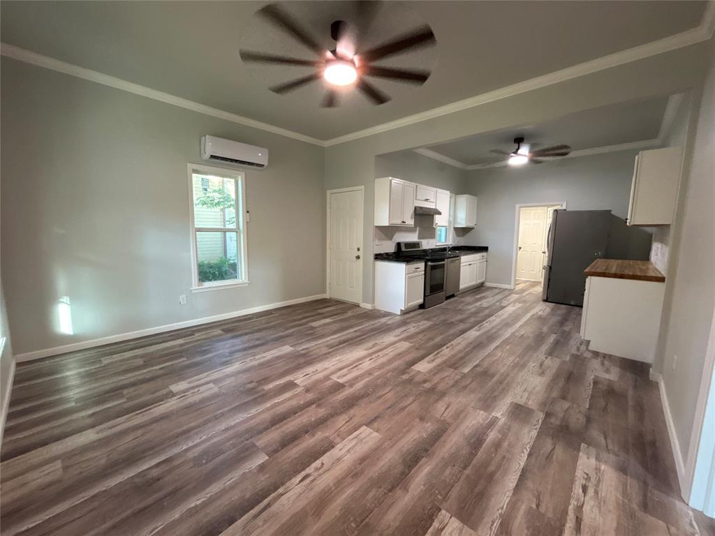 605 E Harrison Avenue Property Photo 2