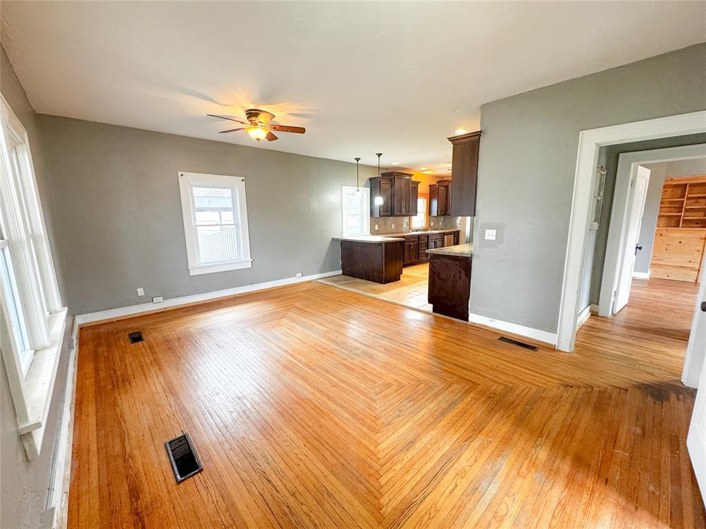 504 N Walnut Street Property Photo 4