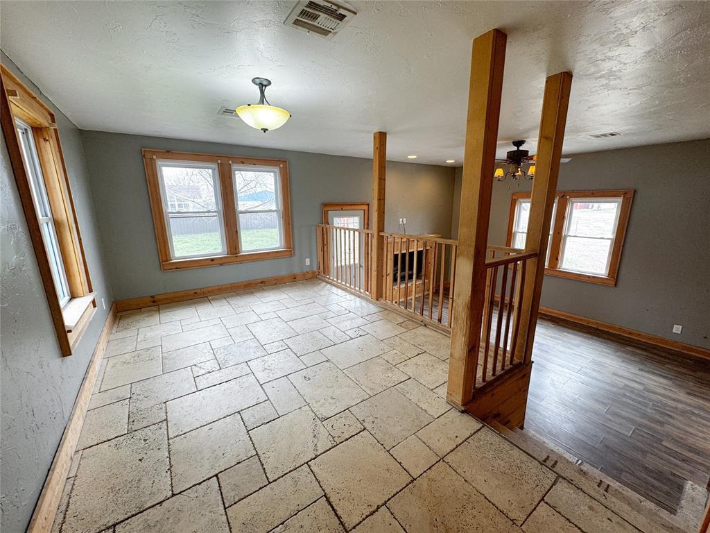 504 N Walnut Street Property Photo 8