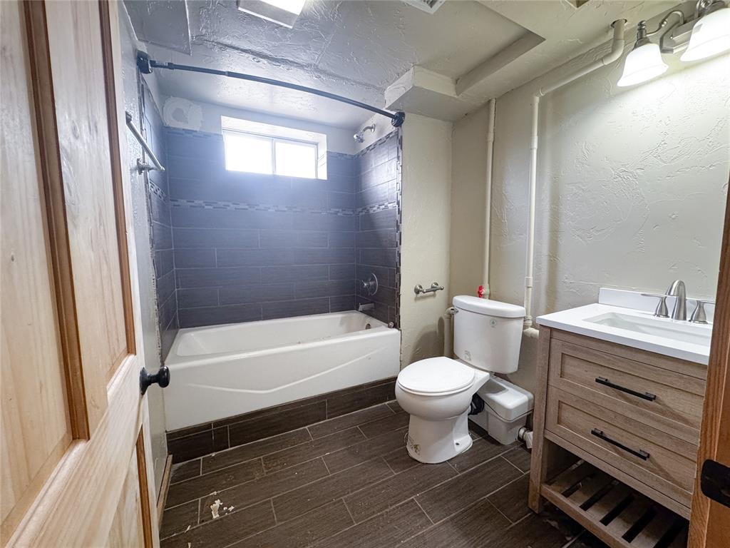 504 N Walnut Street Property Photo 20