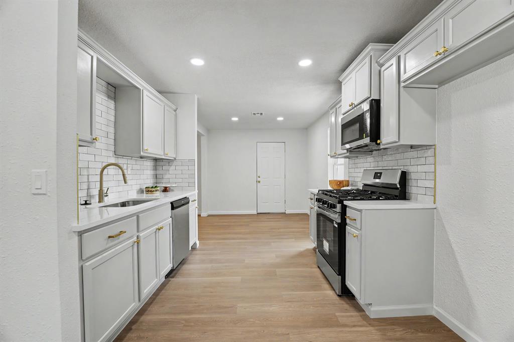 10346 Bellview Drive Property Photo 4