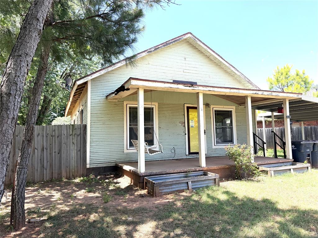 809 N Harrison Avenue Property Photo 2