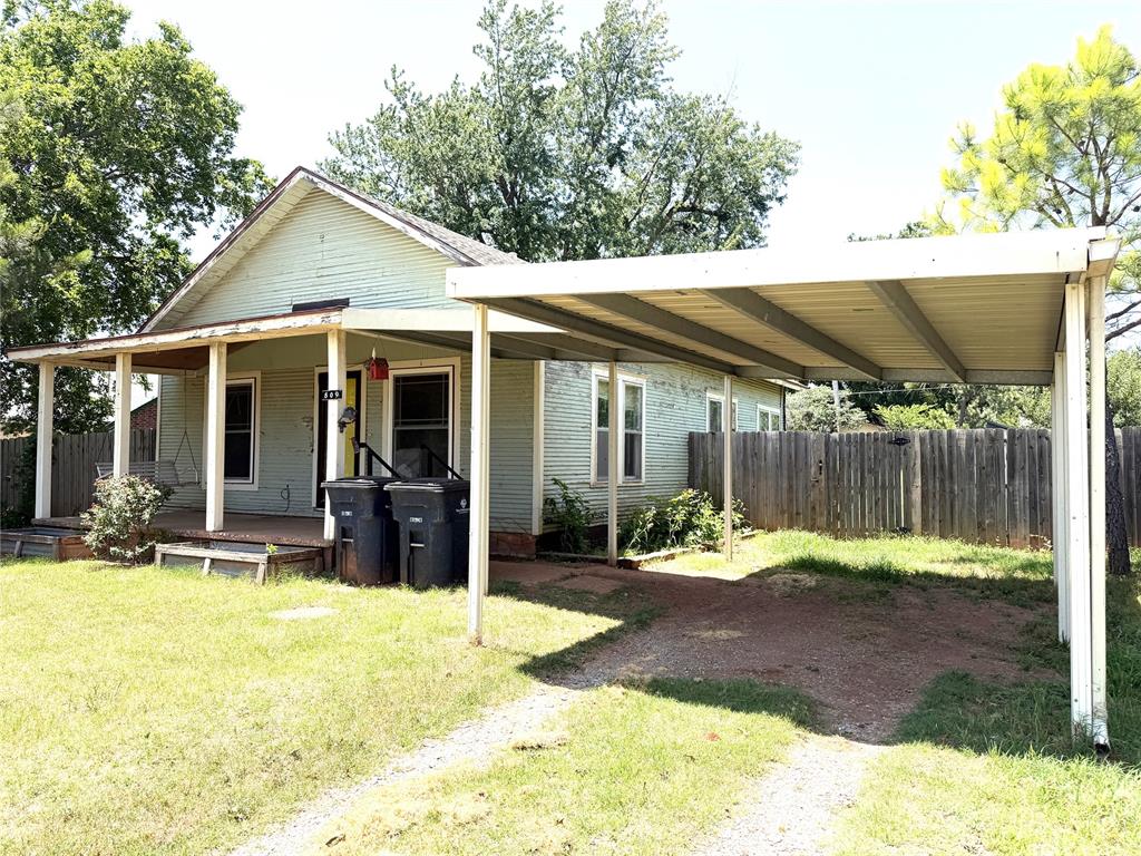 809 N Harrison Avenue Property Photo 3