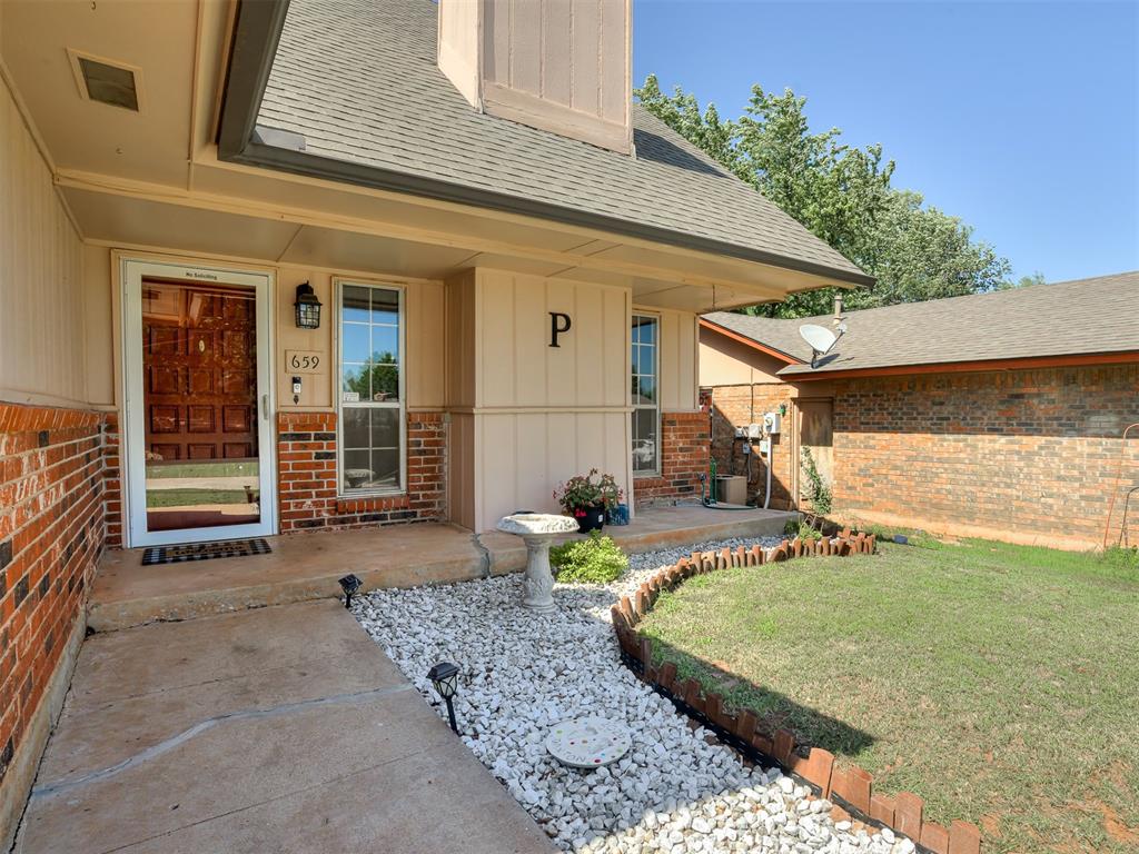 659 W Forest Drive Property Photo 3