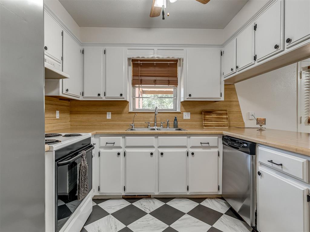 659 W Forest Drive Property Photo 8
