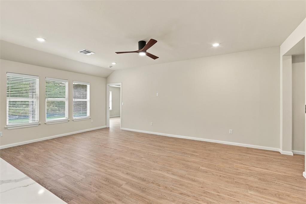 1200 Wisteria Way Property Photo 6