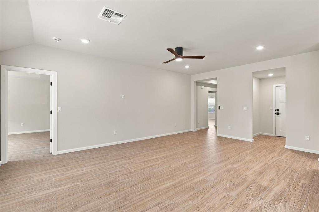 1200 Wisteria Way Property Photo 7