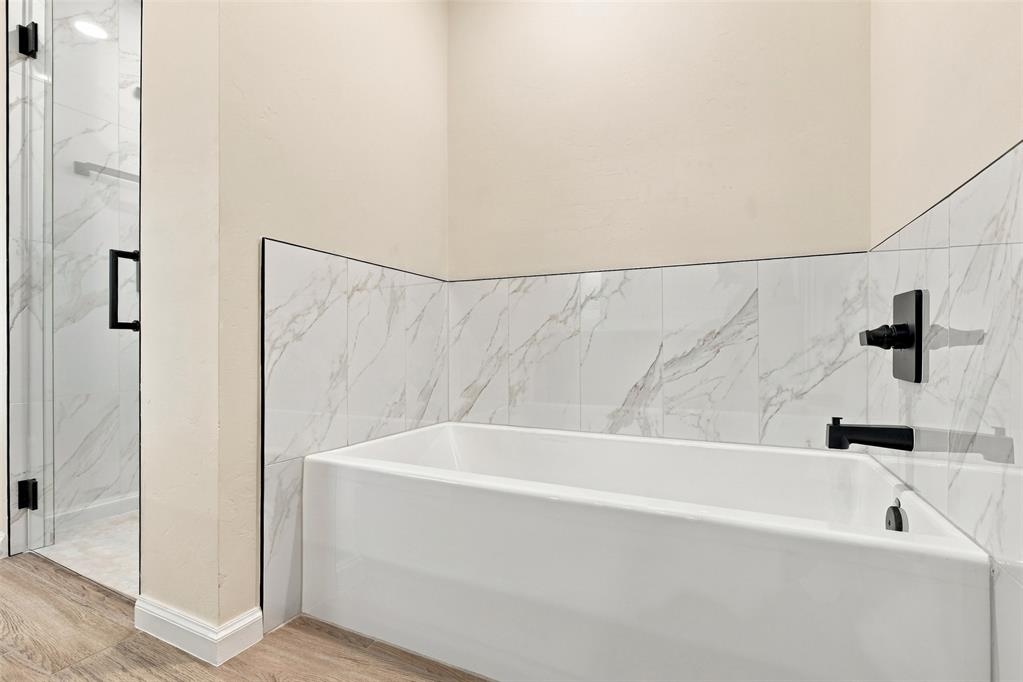 1200 Wisteria Way Property Photo 19