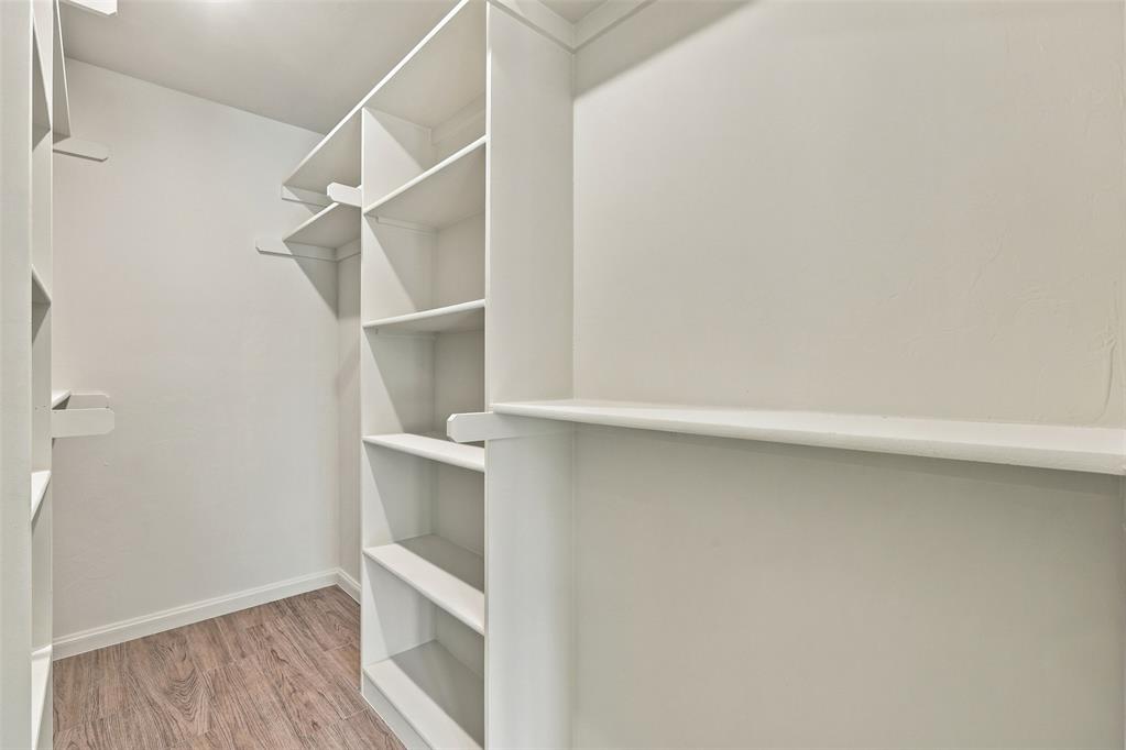 1200 Wisteria Way Property Photo 21