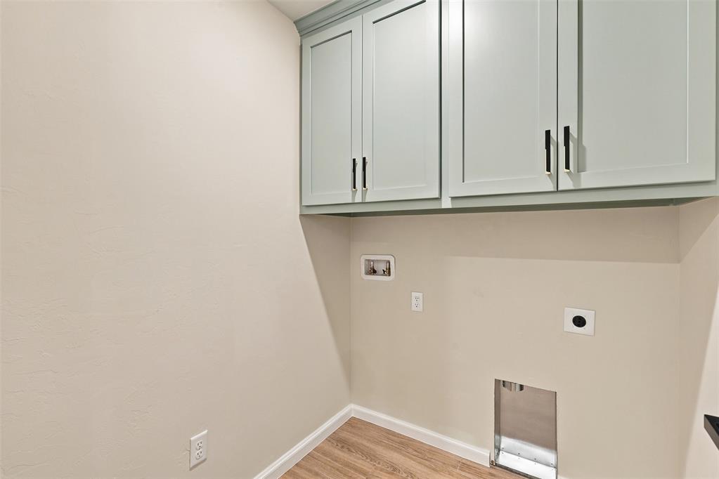 1200 Wisteria Way Property Photo 27