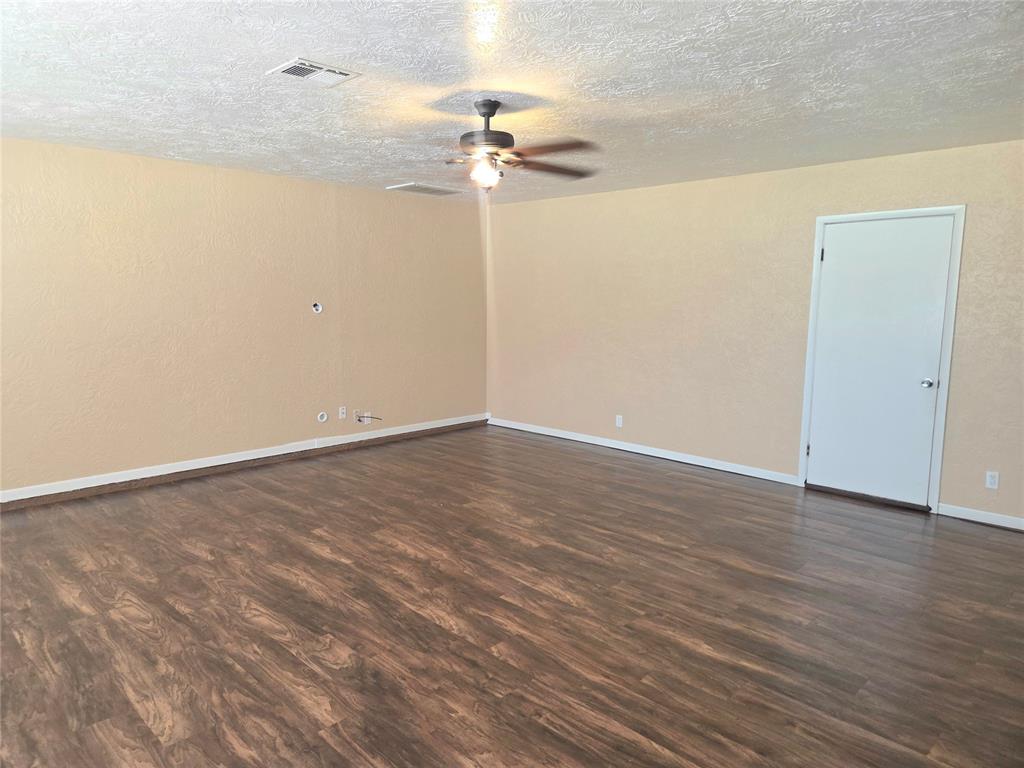 702 W Country Club Road Property Photo 8