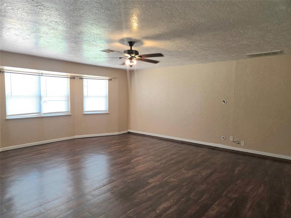 702 W Country Club Road Property Photo 11