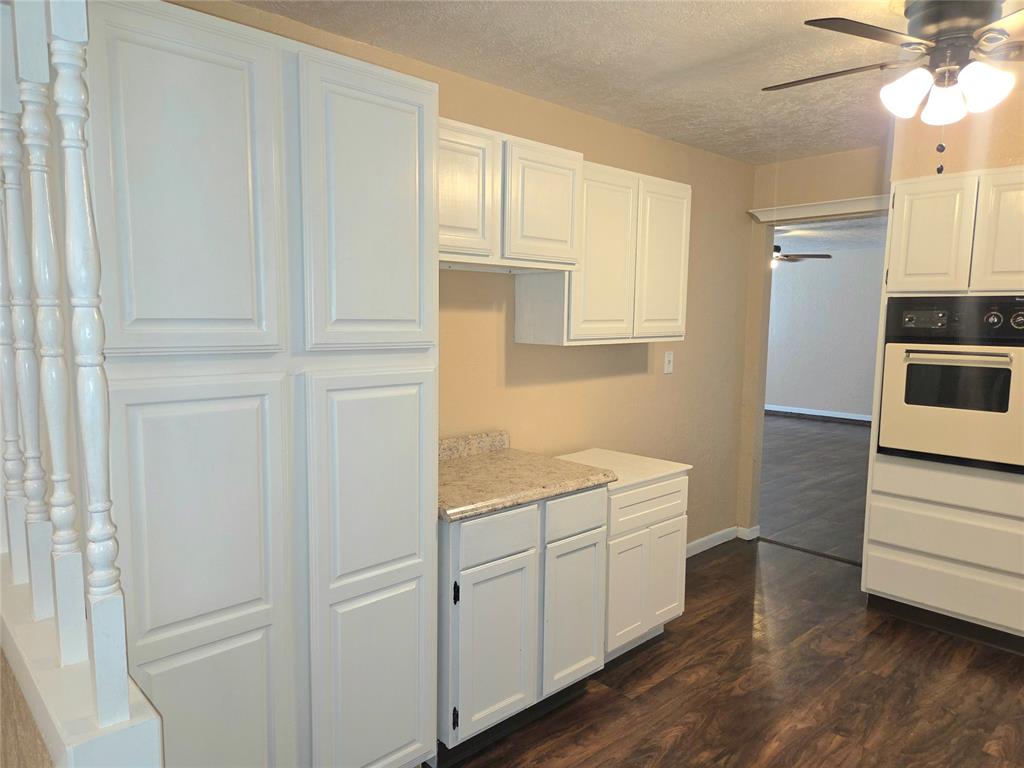 702 W Country Club Road Property Photo 17
