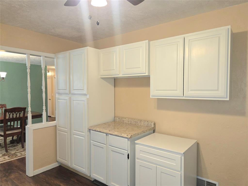 702 W Country Club Road Property Photo 19