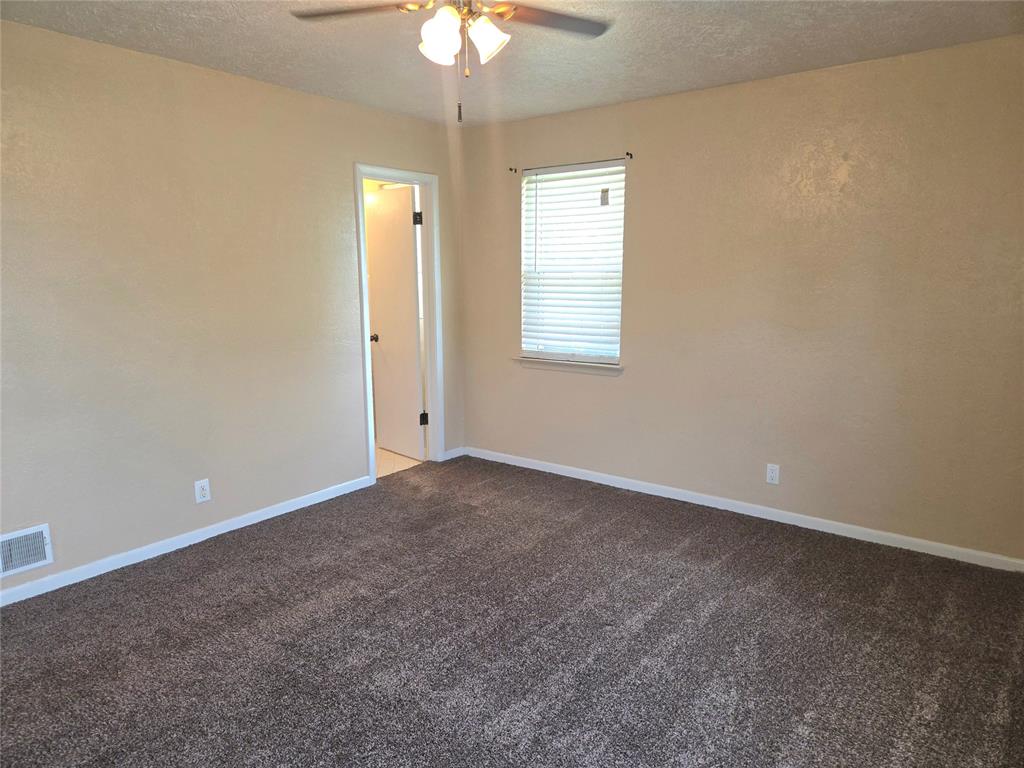 702 W Country Club Road Property Photo 21