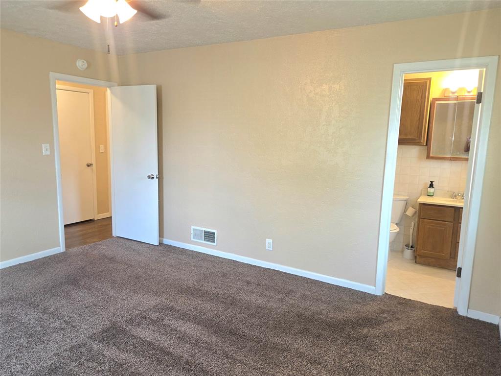 702 W Country Club Road Property Photo 22