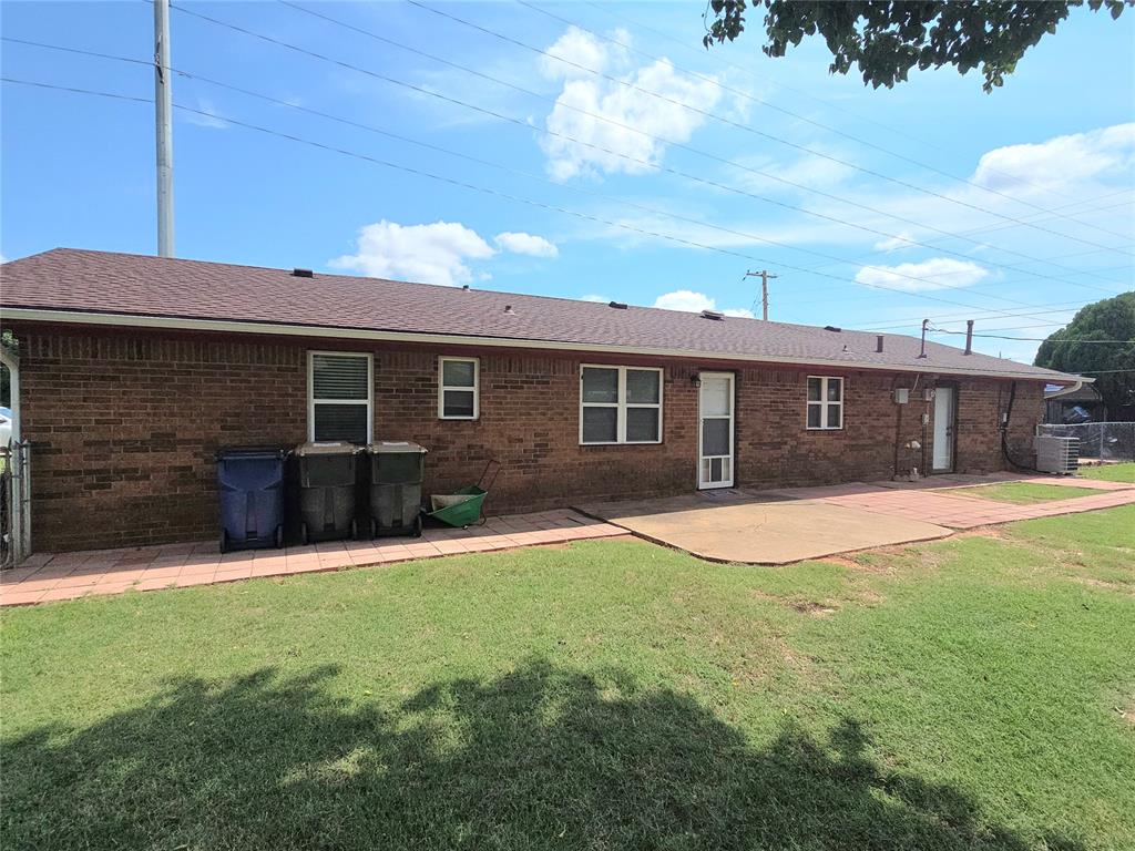 702 W Country Club Road Property Photo 35