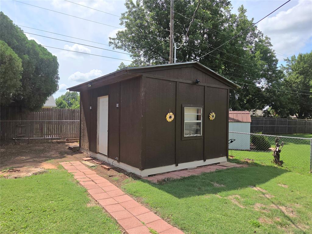 702 W Country Club Road Property Photo 37