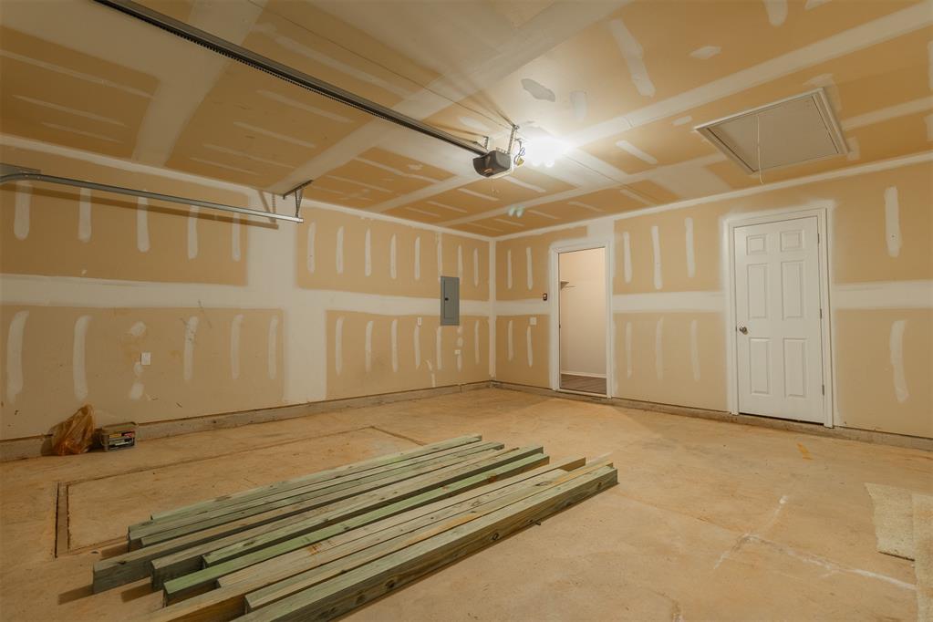 13233 Bridgewater Drive Property Photo 28