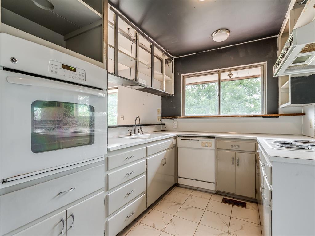 38021 W Highway 16 Property Photo 9