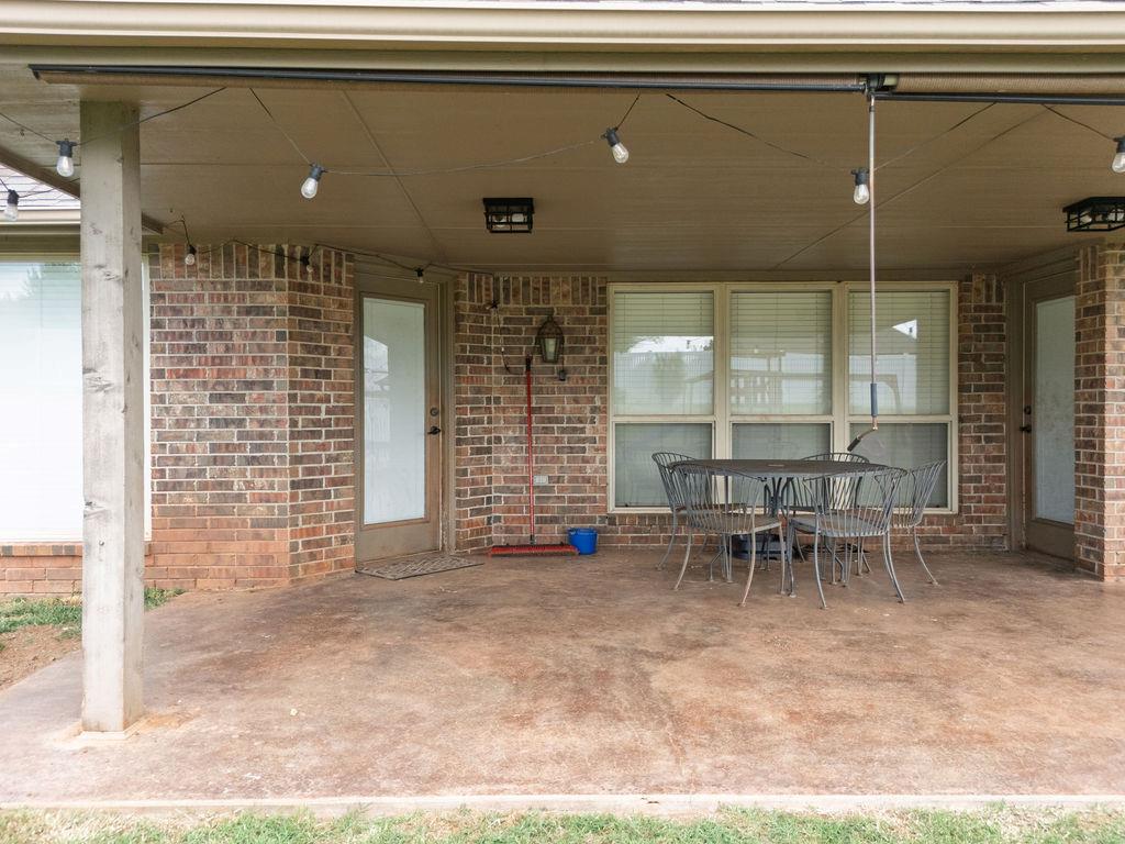 1712 Pecan Crossing Drive Property Photo 6