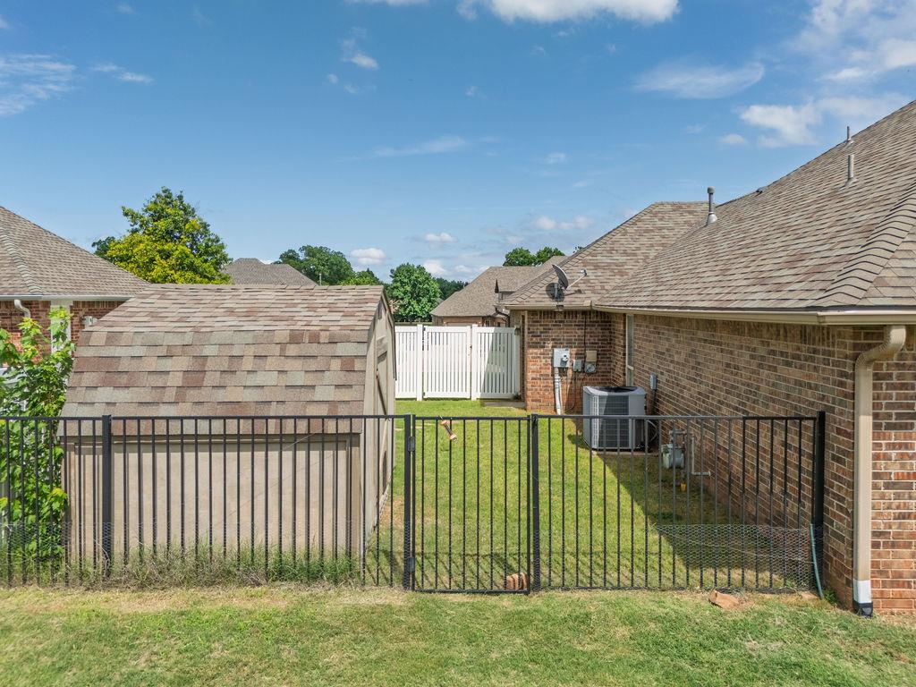 1712 Pecan Crossing Drive Property Photo 8