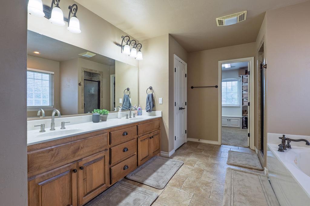 1712 Pecan Crossing Drive Property Photo 36