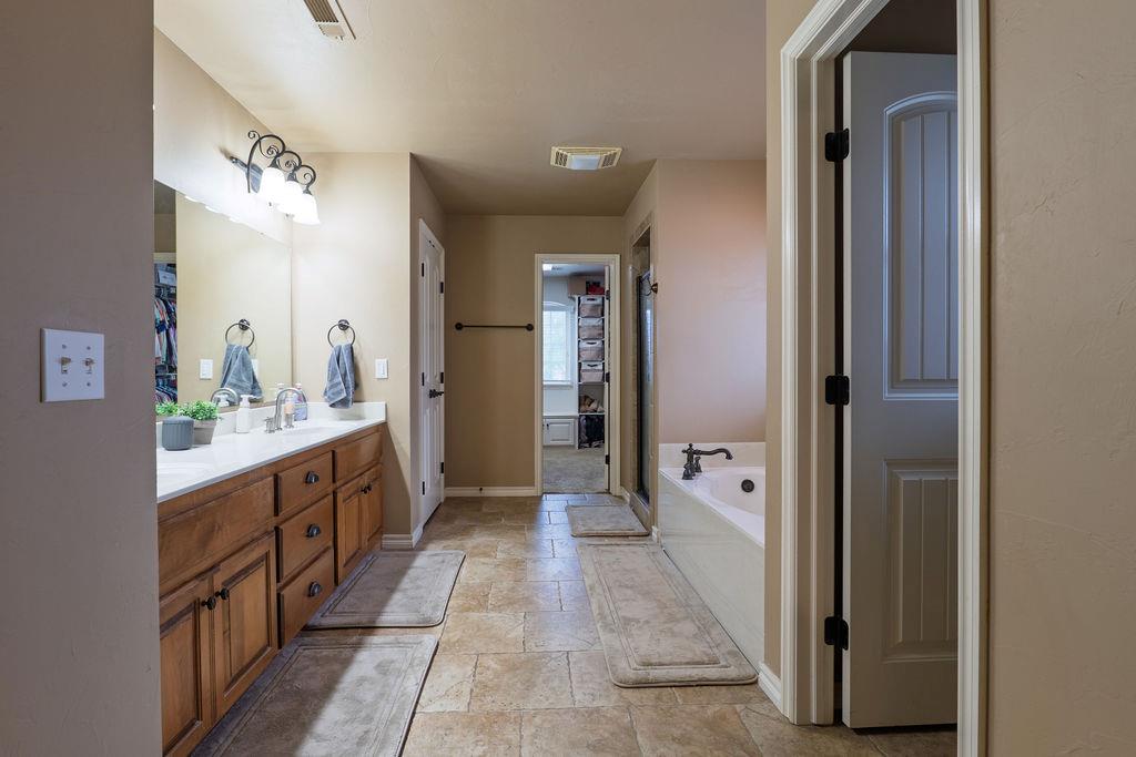 1712 Pecan Crossing Drive Property Photo 37