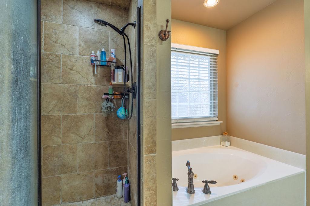 1712 Pecan Crossing Drive Property Photo 39