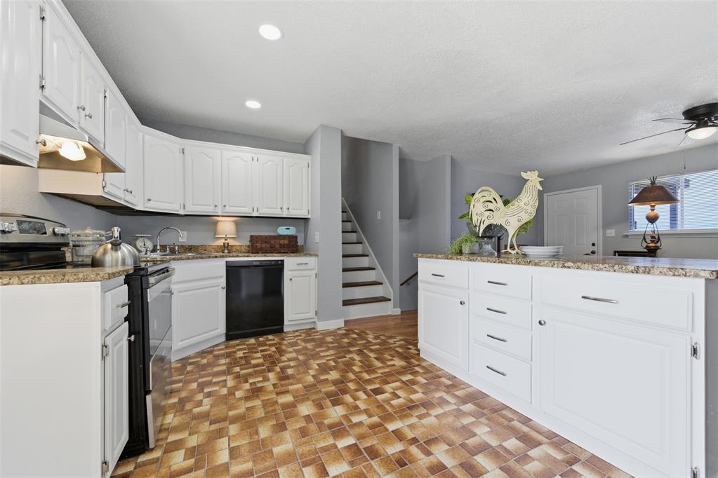 2412 Piccadilly Circle Property Photo 8