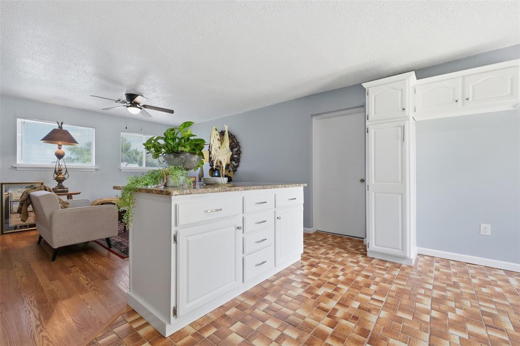 2412 Piccadilly Circle Property Photo 9