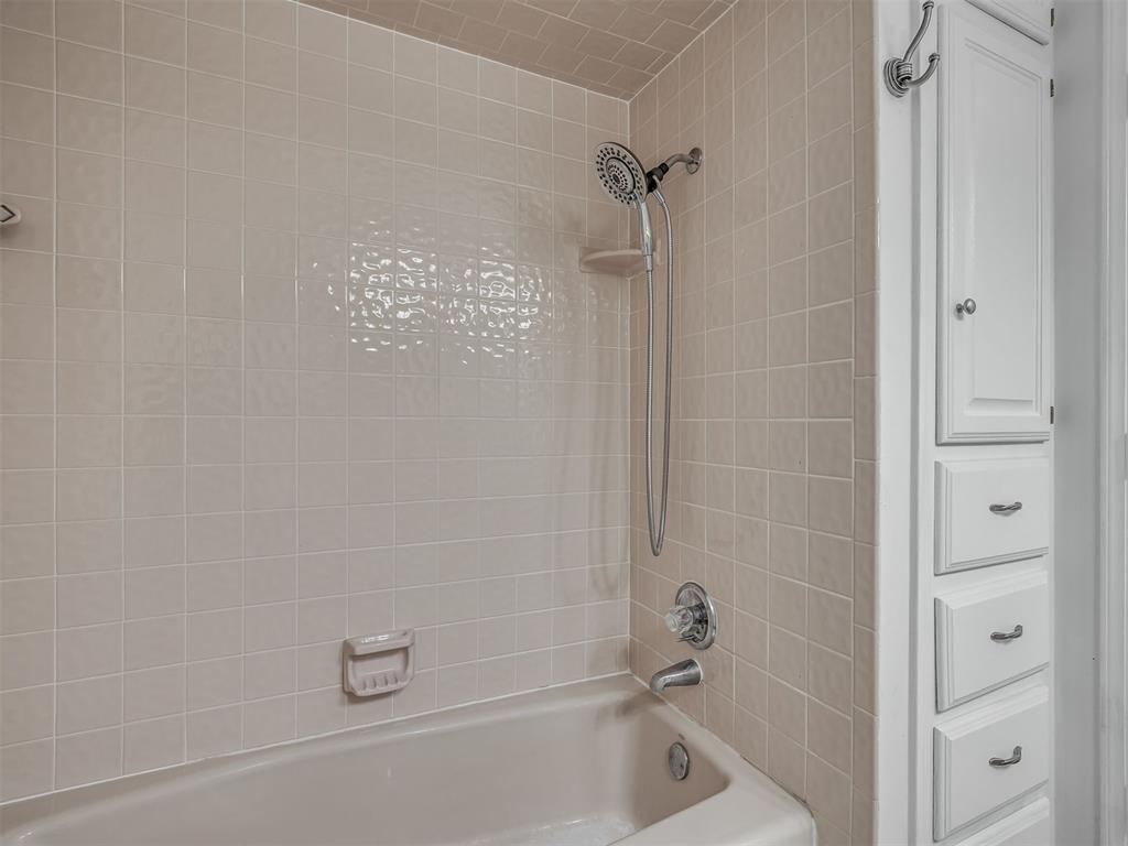 4212 Nw 56th Street Property Photo 27