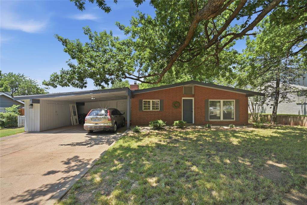 811 Myrtle Drive Property Photo 1